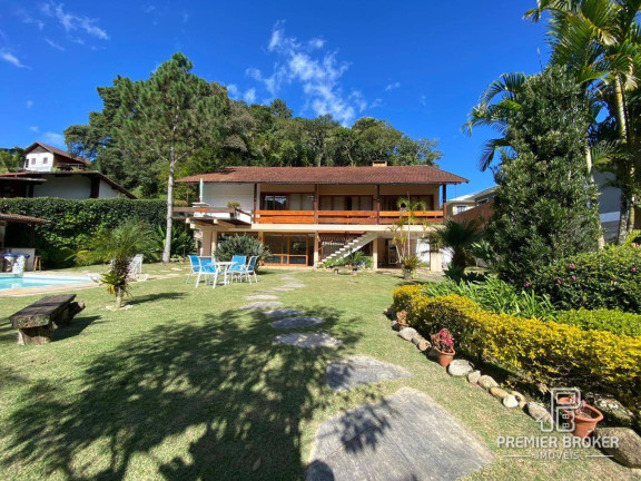 Casa com 4 Quartos à Venda, 224 m² em Comary - Teresópolis