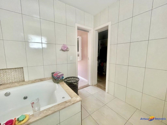 Imagem Casa com 4 Quartos à Venda, 184 m² em Jardim Europa - Teresópolis