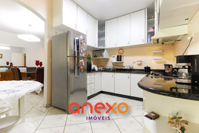 Imagem Casa com 4 Quartos à Venda, 284 m² em Garcia - Blumenau