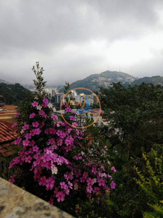 Imagem Casa com 8 Quartos à Venda, 380 m² em Artistas - Teresópolis