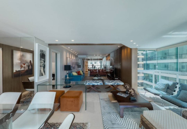 Imagem Apartamento com 3 Quartos à Venda, 153 m² em Centro - Balneário Camboriú Imagem Apartamento com 3 Quartos à Venda, 153 m² em Centro - Balneário Camboriú