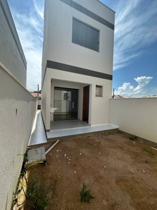 Imagem Casa com 2 Quartos à Venda, 70 m² em Tijucas Imagem Casa com 2 Quartos à Venda, 70 m² em Tijucas