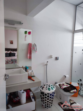Imagem Casa com 2 Quartos à Venda, 240 m² em Centro - Jacareí Imagem Casa com 2 Quartos à Venda, 240 m² em Centro - Jacareí
