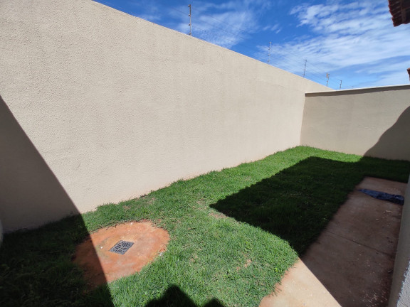 Imagem Imóvel com 
            	3             Quartos à Venda, 74 m² em 
            	Chacara Sao Pedro             - 
            	Aparecida De Goiania            