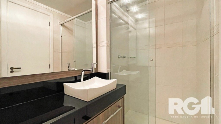 Imagem Imóvel com 2 Quartos à Venda, em Higienópolis - Porto Alegre Imagem Imóvel com 2 Quartos à Venda, em Higienópolis - Porto Alegre