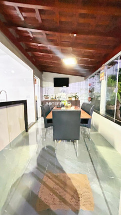 Imagem Casa com 3 Quartos à Venda, 250 m² Imagem Casa com 3 Quartos à Venda, 250 m²