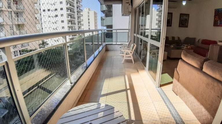 Imagem Apartamento com 3 Quartos à Venda, 170 m² em Pitangueiras - Guarujá Imagem Apartamento com 3 Quartos à Venda, 170 m² em Pitangueiras - Guarujá