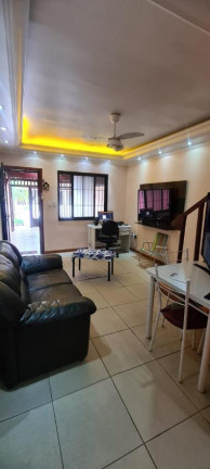 Imagem Sobrado com 2 Quartos à Venda, em Maracanã - Praia Grande Imagem Sobrado com 2 Quartos à Venda, em Maracanã - Praia Grande