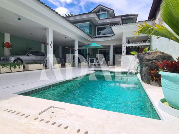 Casa com 4 Quartos à Venda, 300 m² em Vargem Grande - Rio De Janeiro