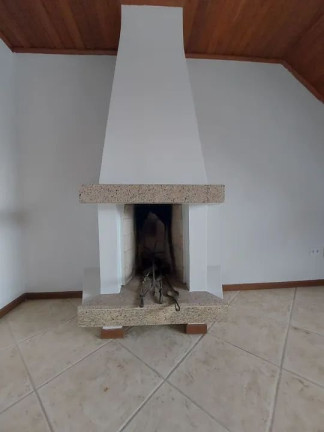 Imagem Sobrado com 4 Quartos à Venda, 192 m² em Bom Retiro - Curitiba Imagem Sobrado com 4 Quartos à Venda, 192 m² em Bom Retiro - Curitiba