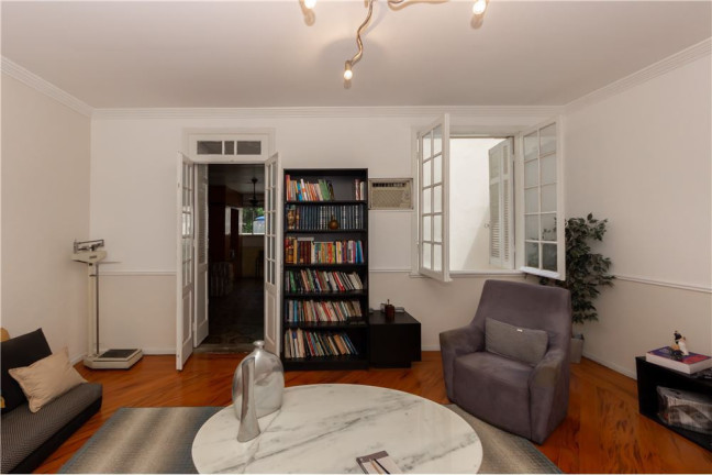 Imagem Casa com 6 Quartos à Venda, 220 m² em Jardim Paulista - São Paulo Imagem Casa com 6 Quartos à Venda, 220 m² em Jardim Paulista - São Paulo