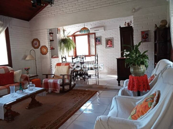 Imagem Casa com 4 Quartos à Venda, 337 m² em Laranjal - Pelotas Imagem Casa com 4 Quartos à Venda, 337 m² em Laranjal - Pelotas