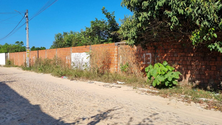 Imagem Terreno à Venda, 1.750 m² em Aquiraz