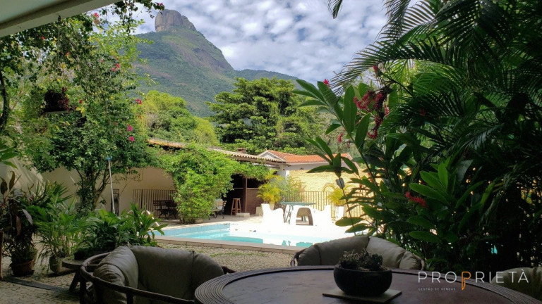 Imagem Casa com 7 Quartos à Venda, 600 m² em Itanhangá - Rio De Janeiro Imagem Casa com 7 Quartos à Venda, 600 m² em Itanhangá - Rio De Janeiro