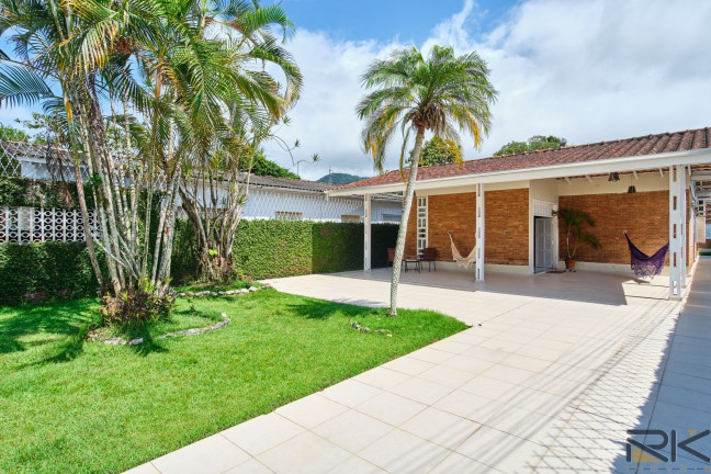 Imagem Casa com 3 Quartos à Venda, 21.800 m² em Centro - Ubatuba