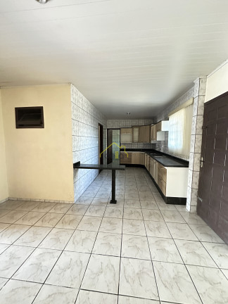 Imagem Casa com 3 Quartos à Venda, 315 m² em Espinheiros - Joinville Imagem Casa com 3 Quartos à Venda, 315 m² em Espinheiros - Joinville