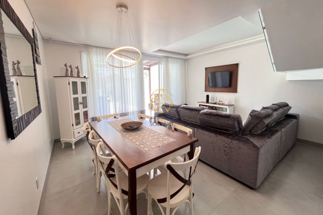 Imagem Sobrado com 3 Quartos à Venda, 178 m² em Balneário Cambiju - Itapoá