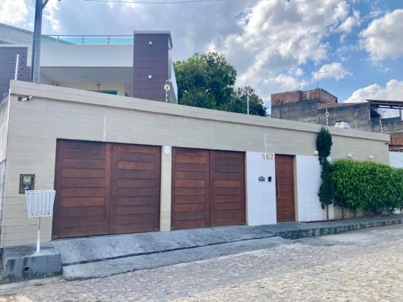 Imagem Casa com 9 Quartos à Venda, 340 m² em Limoeiro - Limoeiro Imagem Casa com 9 Quartos à Venda, 340 m² em Limoeiro - Limoeiro