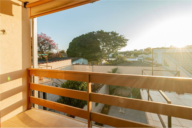 Imagem Casa com 3 Quartos à Venda, 200 m² em Jardim Planalto - Porto Alegre Imagem Casa com 3 Quartos à Venda, 200 m² em Jardim Planalto - Porto Alegre