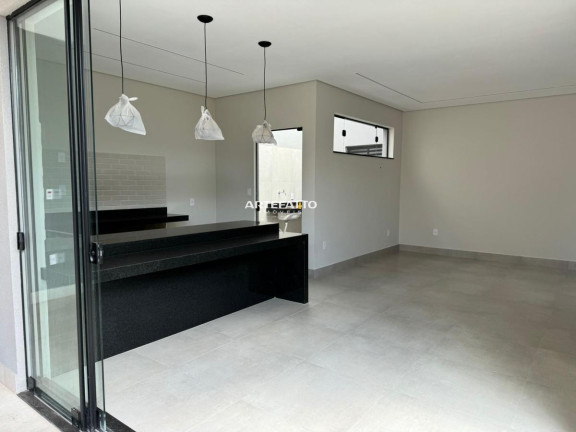 Imagem Casa com 3 Quartos à Venda, 180 m² Imagem Casa com 3 Quartos à Venda, 180 m²