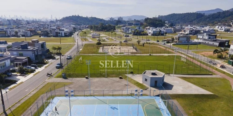 Casa com 4 Quartos à Venda, 310 m² em Santa Regina - Camboriú