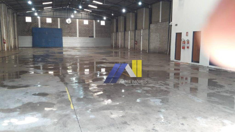 Galpão à Venda ou Locação, 1.000 m² em Sta Rita De Cassia - Pouso Alegre