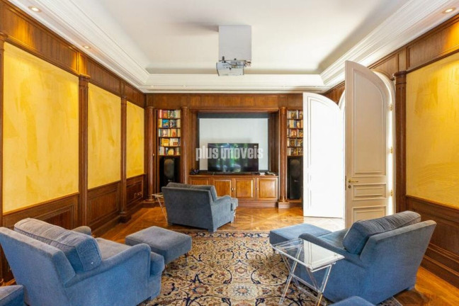 Imagem Casa com 6 Quartos à Venda, 1.750 m² em Morumbi - São Paulo Imagem Casa com 6 Quartos à Venda, 1.750 m² em Morumbi - São Paulo