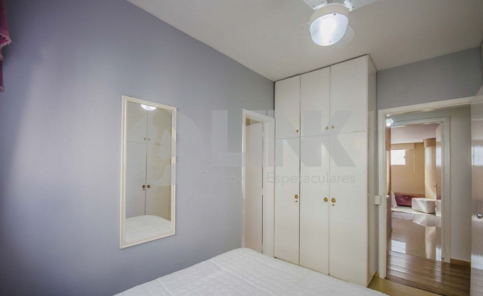 Imagem Apartamento com 3 Quartos à Venda, 132 m² em Centro Histórico - Porto Alegre Imagem Apartamento com 3 Quartos à Venda, 132 m² em Centro Histórico - Porto Alegre
