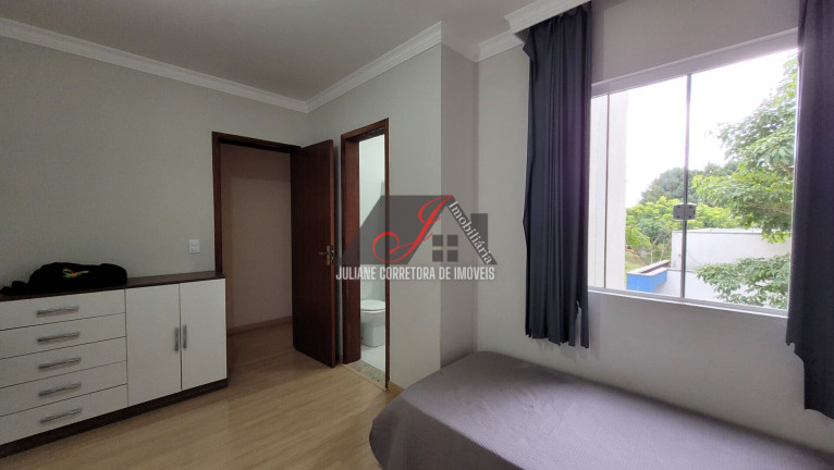 Imagem Sobrado com 3 Quartos à Venda, 134 m² em Santo Inácio - Curitiba