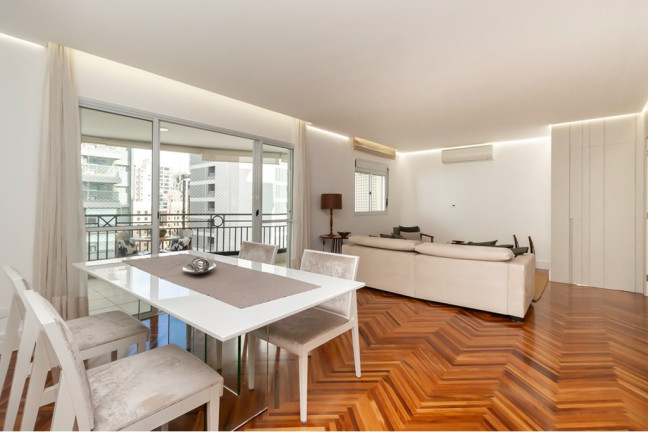 Imóvel com 2 Quartos à Venda, 126 m² em Moema - São Paulo
