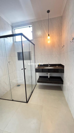 Imagem Casa com 4 Quartos à Venda, 300 m² Imagem Casa com 4 Quartos à Venda, 300 m²