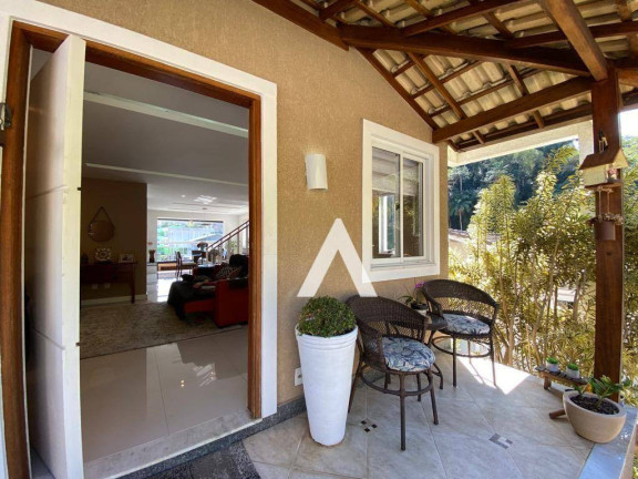 Imagem Casa com 4 Quartos à Venda, 307 m² em Tijuca - Teresópolis Imagem Casa com 4 Quartos à Venda, 307 m² em Tijuca - Teresópolis