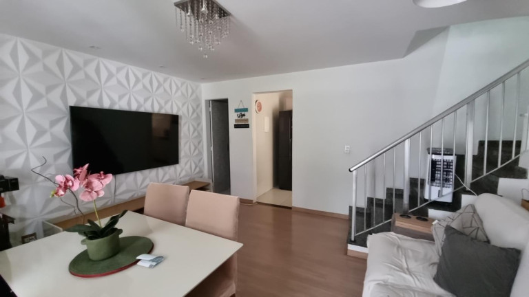 Imagem Casa com 2 Quartos à Venda, 110 m² em Ramos - Rio De Janeiro