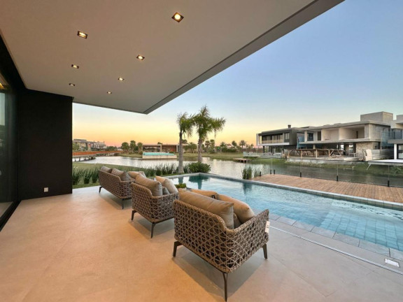 Imagem Casa com 5 Quartos à Venda, 450 m² em Centro - Capao Da Canoa Imagem Casa com 5 Quartos à Venda, 450 m² em Centro - Capao Da Canoa