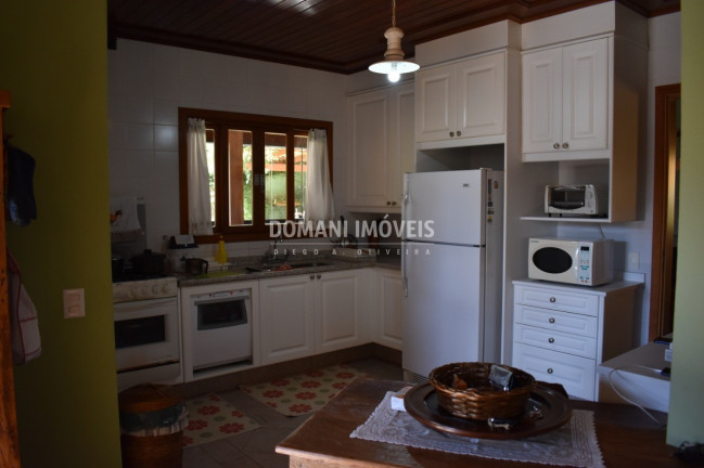 Imagem Casa com 4 Quartos à Venda, 363 m² em Região Do Alto Da Boa Vista - Campos Do Jordão Imagem Casa com 4 Quartos à Venda, 363 m² em Região Do Alto Da Boa Vista - Campos Do Jordão