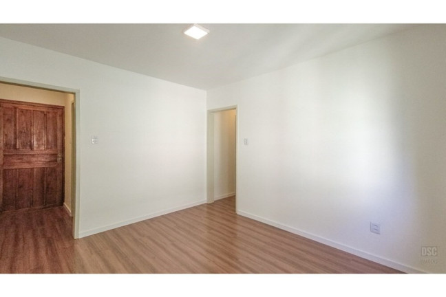 Imagem Imóvel com 2 Quartos à Venda, 55 m² em Santa Tereza - Porto Alegre Imagem Imóvel com 2 Quartos à Venda, 55 m² em Santa Tereza - Porto Alegre