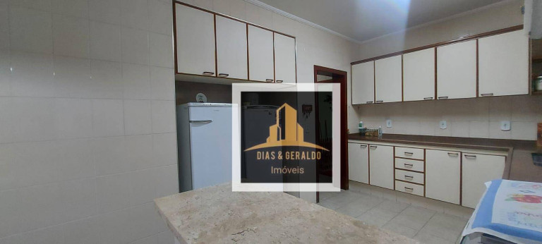 Imagem Sobrado com 5 Quartos à Venda, 264 m² em Bosque Dos Eucaliptos - São José Dos Campos Imagem Sobrado com 5 Quartos à Venda, 264 m² em Bosque Dos Eucaliptos - São José Dos Campos