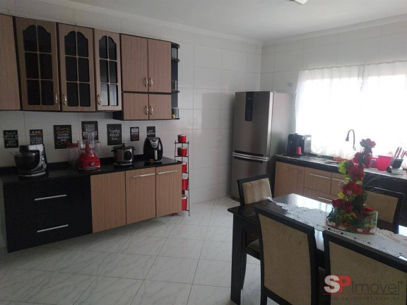 Casa com 5 Quartos à Venda, 200 m² em Jardim Sapopemba - São Paulo