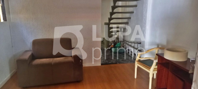 Imagem Casa com 3 Quartos à Venda, 172 m² em Jardim Rosa De Franca - Guarulhos Imagem Casa com 3 Quartos à Venda, 172 m² em Jardim Rosa De Franca - Guarulhos