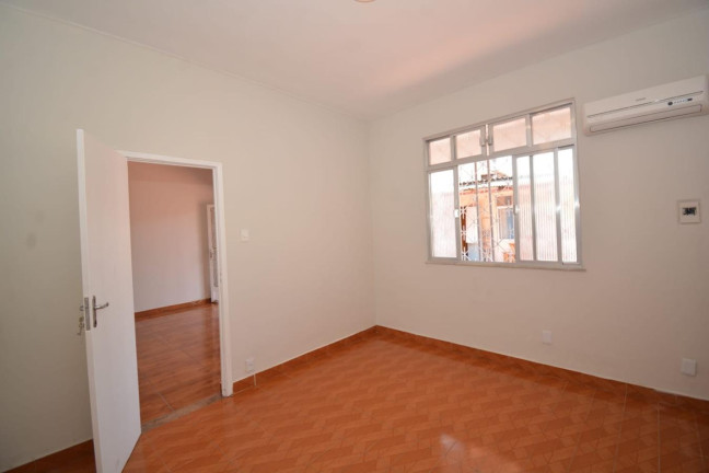 Imagem Casa com 2 Quartos à Venda, 72 m² em Marechal Hermes - Rio De Janeiro Imagem Casa com 2 Quartos à Venda, 72 m² em Marechal Hermes - Rio De Janeiro