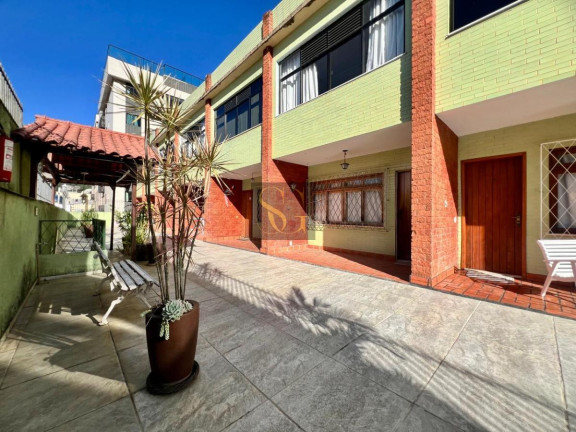 Imagem Casa de Condomínio com 3 Quartos à Venda,  em Alto - Teresópolis