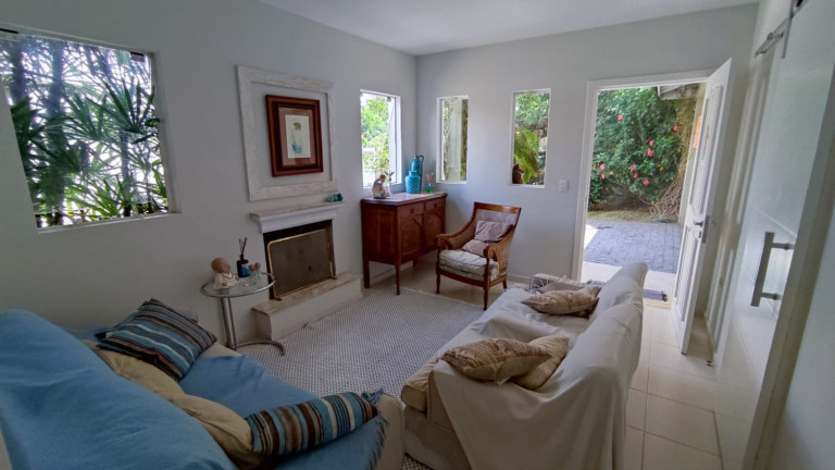 Imagem Casa com 4 Quartos à Venda, 230 m² em Chácara Das Paineiras - Carapicuíba Imagem Casa com 4 Quartos à Venda, 230 m² em Chácara Das Paineiras - Carapicuíba