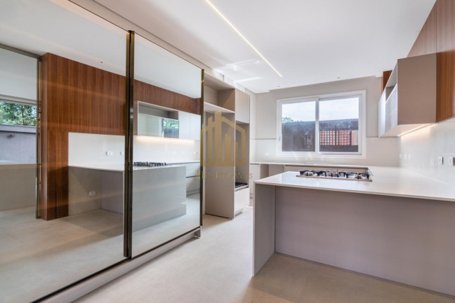 Imagem Casa com 3 Quartos à Venda, 300 m² em Santa Felicidade - Curitiba Imagem Casa com 3 Quartos à Venda, 300 m² em Santa Felicidade - Curitiba