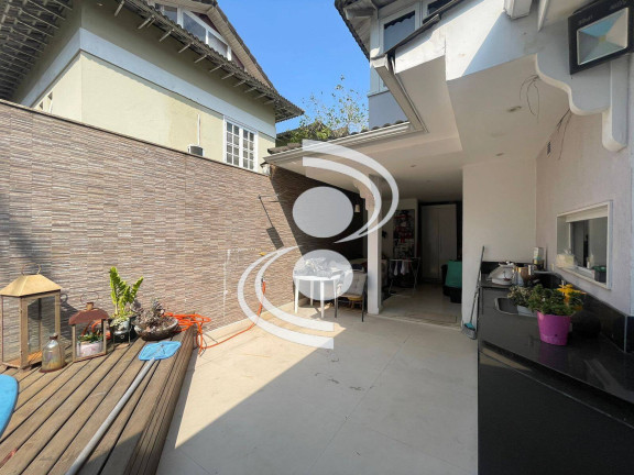 Imagem Casa com 4 Quartos à Venda, 250 m² em Barra Da Tijuca - Rio De Janeiro Imagem Casa com 4 Quartos à Venda, 250 m² em Barra Da Tijuca - Rio De Janeiro