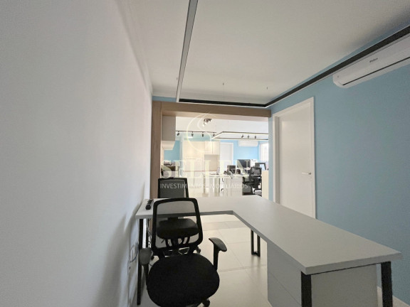 Sala Comercial à Venda, 67 m² em Centro - Itajaí