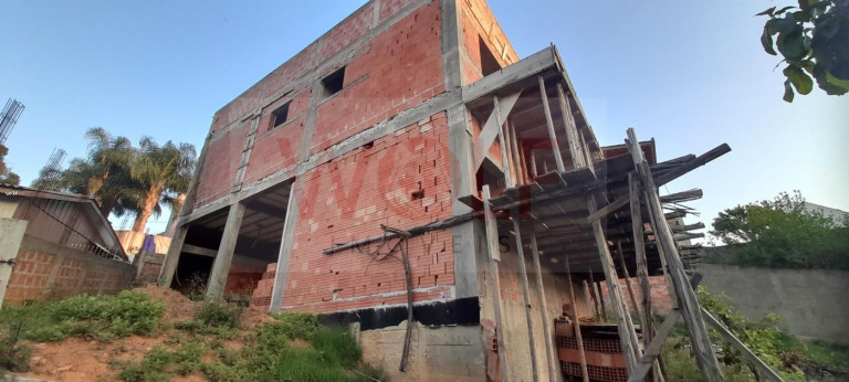 Imagem Sobrado à Venda, 360 m² em Tanguá - Almirante Tamandaré Imagem Sobrado à Venda, 360 m² em Tanguá - Almirante Tamandaré