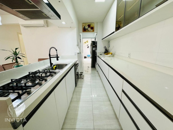 Imagem Apartamento com 2 Quartos à Venda, 126 m² em Centro - Balneário Camboriú Imagem Apartamento com 2 Quartos à Venda, 126 m² em Centro - Balneário Camboriú