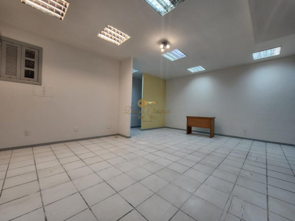 Imóvel Comercial à Venda, 41 m² em Várzea - Teresópolis