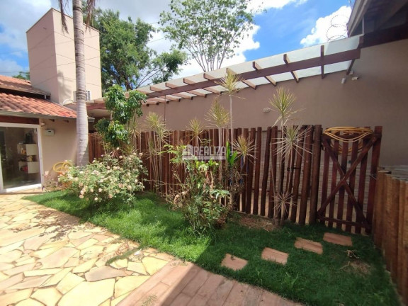 Imagem Casa com 4 Quartos à Venda, 430 m² em Jardim São Bento - Uberaba Imagem Casa com 4 Quartos à Venda, 430 m² em Jardim São Bento - Uberaba