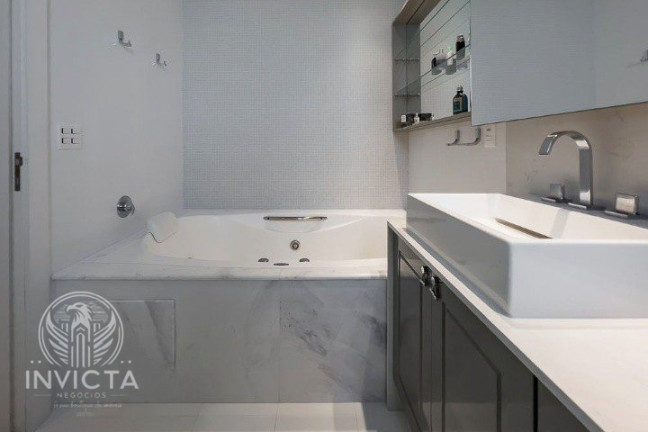 Imagem Apartamento com 3 Quartos à Venda, 217 m² em Centro - Balneário Camboriú Imagem Apartamento com 3 Quartos à Venda, 217 m² em Centro - Balneário Camboriú